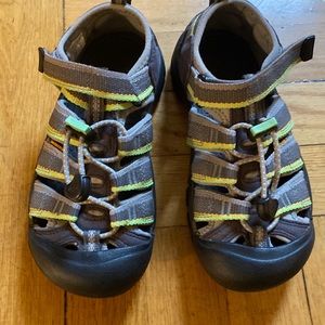 Grey, yellow/green Kids Keen sandals